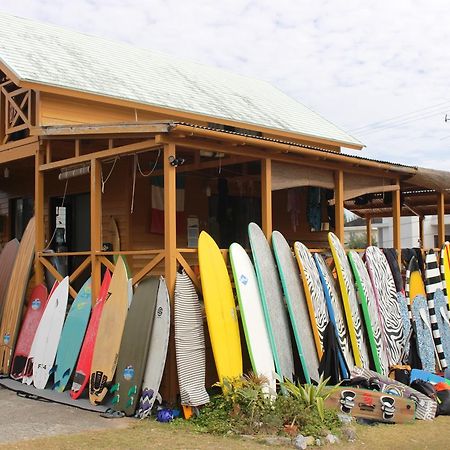 Hotel Tropical Surf House Okinawa à Onna Extérieur photo