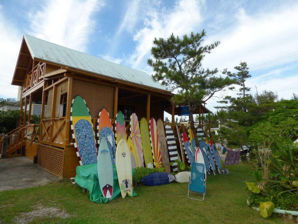 Hotel Tropical Surf House Okinawa à Onna Extérieur photo